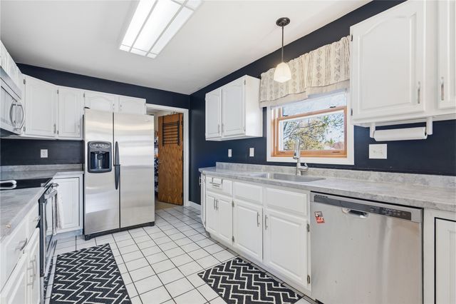 3300 McGowan Boulevard, Marion, IA 52302