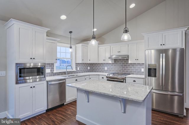 016 STARLIGHT LANE, Lebanon, PA 17046