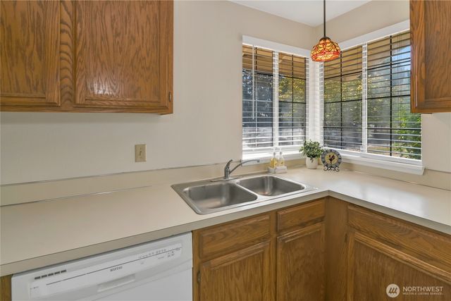 4936 Cottage Lane SE, Lacey, WA 98503