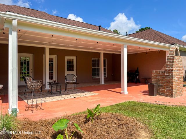 1930 Suzanna Drive, Raymond, MS 39154