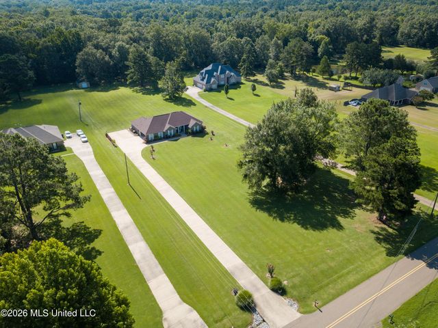 1930 Suzanna Drive, Raymond, MS 39154