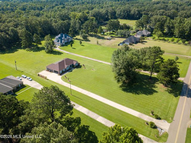 1930 Suzanna Drive, Raymond, MS 39154
