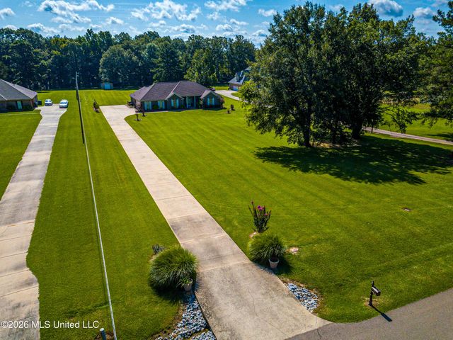 1930 Suzanna Drive, Raymond, MS 39154