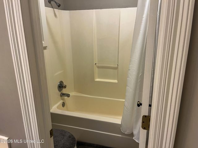 1930 Suzanna Drive, Raymond, MS 39154