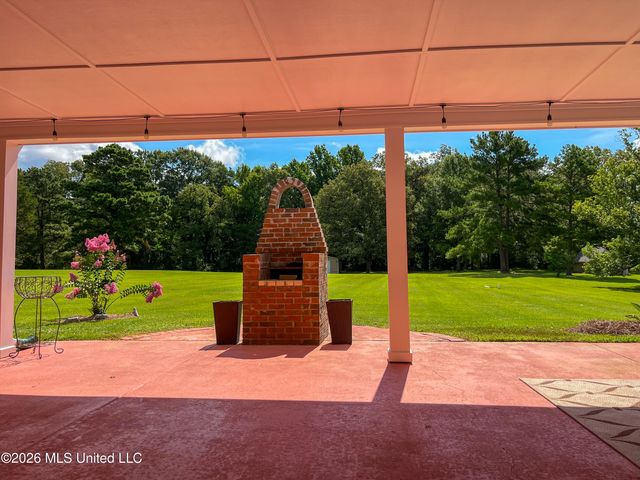 1930 Suzanna Drive, Raymond, MS 39154