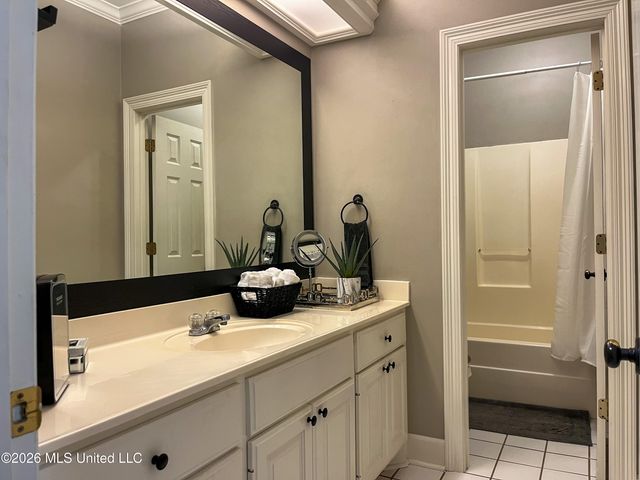 1930 Suzanna Drive, Raymond, MS 39154