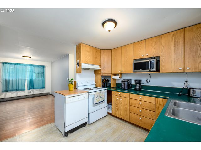 416 GLEN Ave, Sutherlin, OR 97479