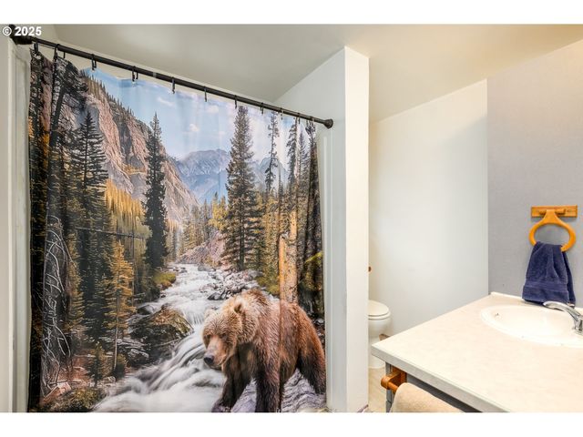 416 GLEN Ave, Sutherlin, OR 97479