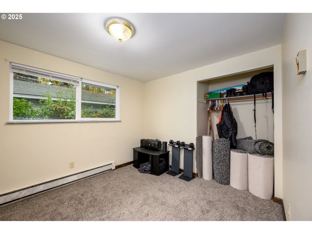 416 GLEN Ave, Sutherlin, OR 97479