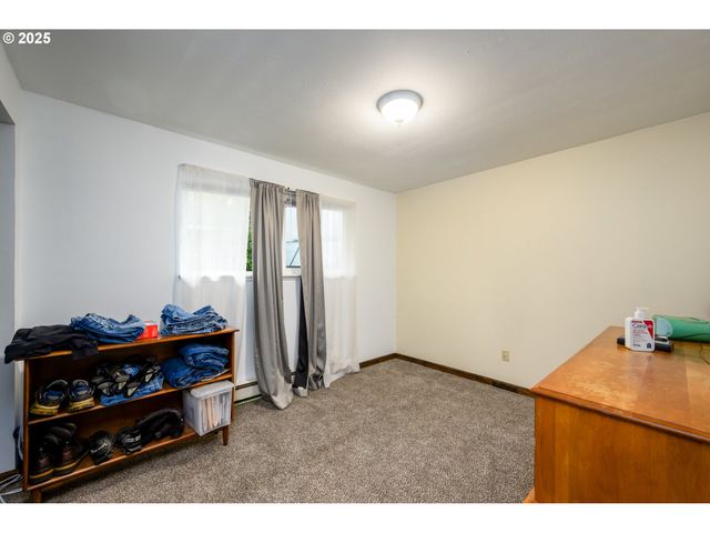 416 GLEN Ave, Sutherlin, OR 97479