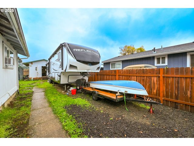 416 GLEN Ave, Sutherlin, OR 97479