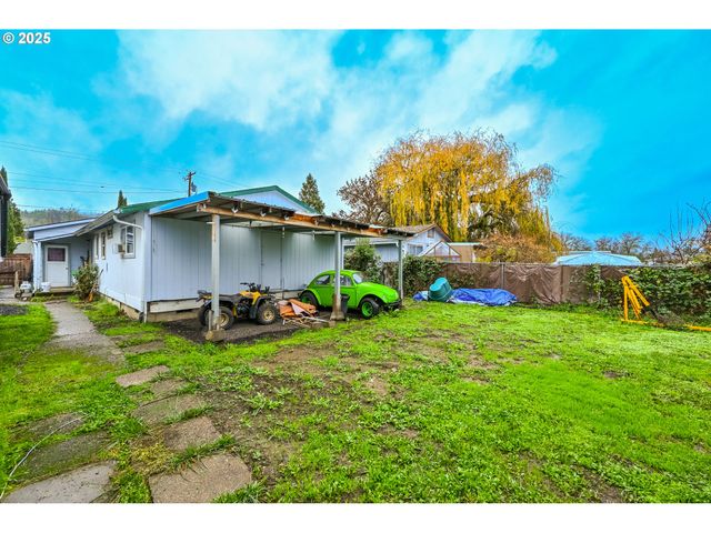 416 GLEN Ave, Sutherlin, OR 97479