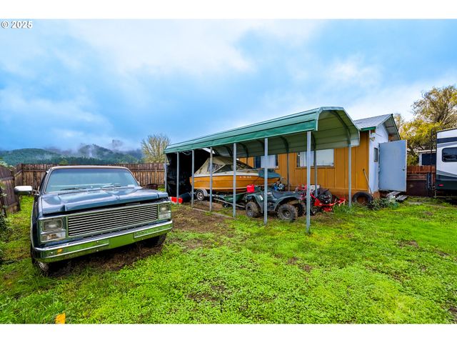 416 GLEN Ave, Sutherlin, OR 97479