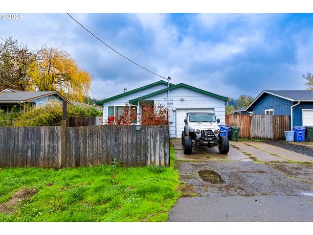 416 GLEN Ave, Sutherlin, OR 97479