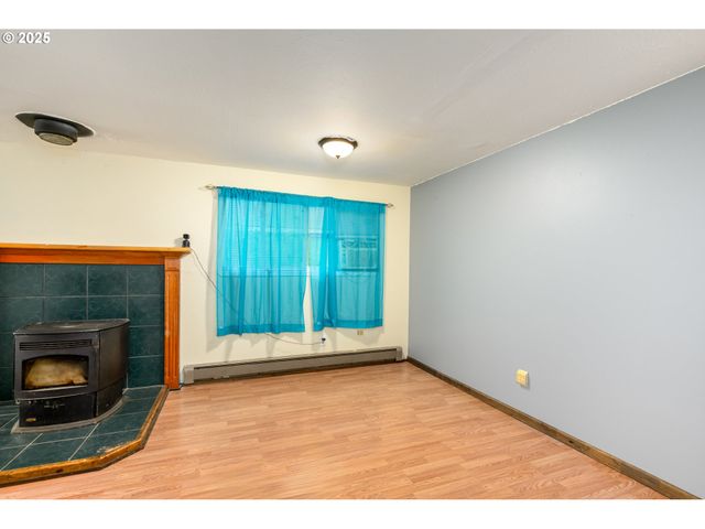 416 GLEN Ave, Sutherlin, OR 97479