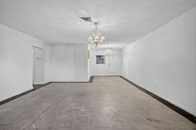 2755 NE 28th Avenue E2, Lighthouse Point, FL 33064