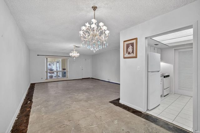 2755 NE 28th Avenue E2, Lighthouse Point, FL 33064