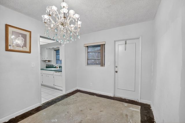 2755 NE 28th Avenue E2, Lighthouse Point, FL 33064