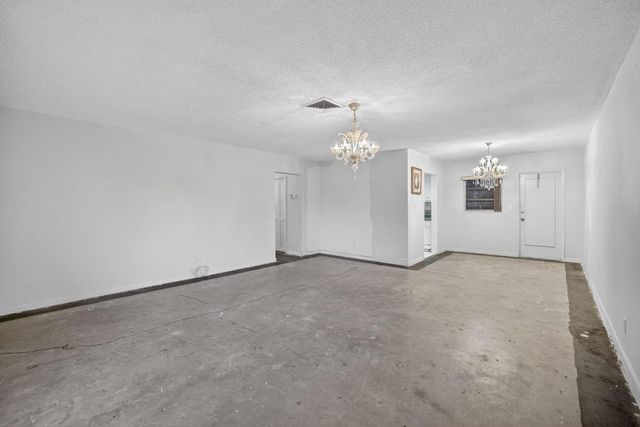 2755 NE 28th Avenue E2, Lighthouse Point, FL 33064