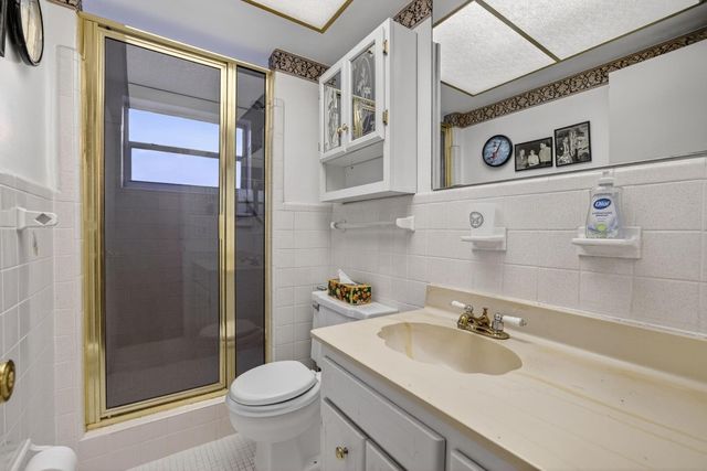 2755 NE 28th Avenue E2, Lighthouse Point, FL 33064