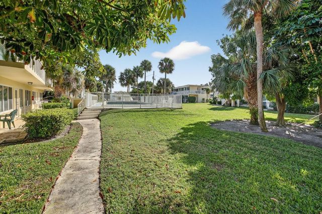 2755 NE 28th Avenue E2, Lighthouse Point, FL 33064