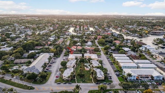 2755 NE 28th Avenue E2, Lighthouse Point, FL 33064