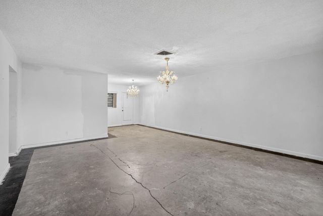 2755 NE 28th Avenue E2, Lighthouse Point, FL 33064