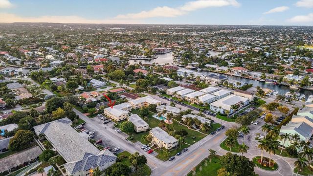 2755 NE 28th Avenue E2, Lighthouse Point, FL 33064