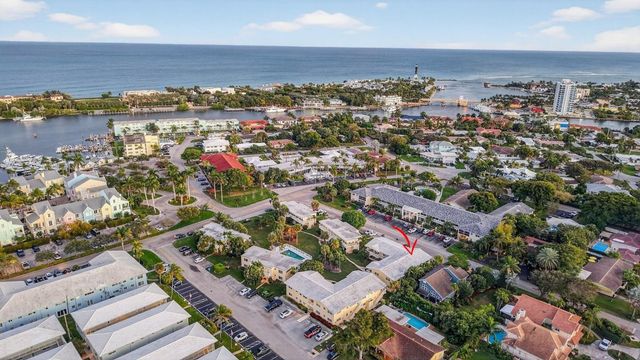 2755 NE 28th Avenue E2, Lighthouse Point, FL 33064