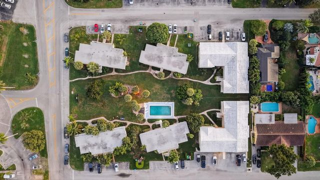 2755 NE 28th Avenue E2, Lighthouse Point, FL 33064