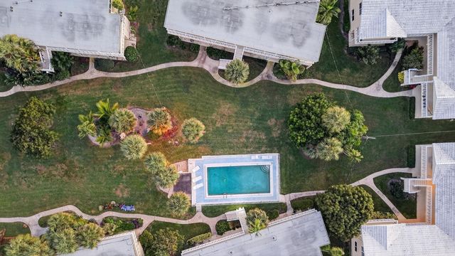 2755 NE 28th Avenue E2, Lighthouse Point, FL 33064