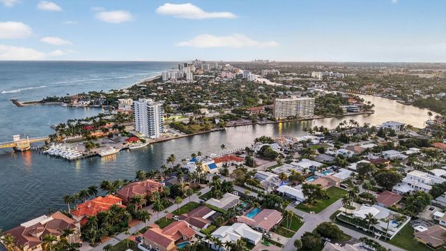 2755 NE 28th Avenue E2, Lighthouse Point, FL 33064