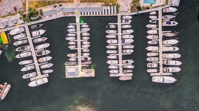 2755 NE 28th Avenue E2, Lighthouse Point, FL 33064