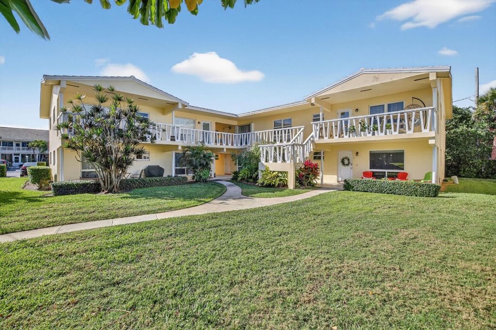 2755 NE 28th Avenue E2, Lighthouse Point, FL 33064