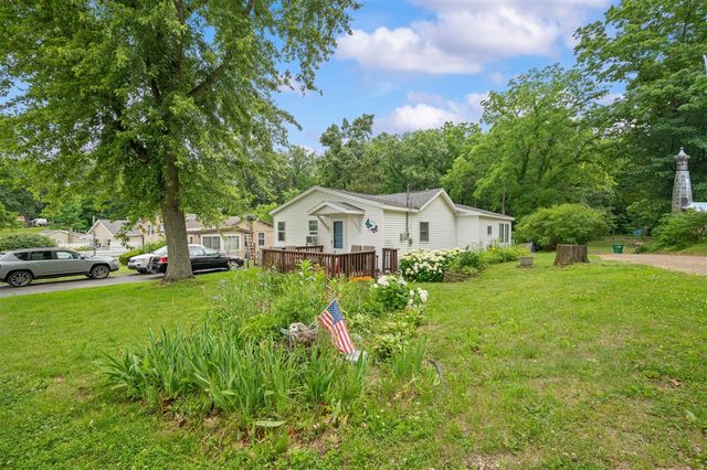 52653 Lakeview Drive, Dowagiac, MI 49047