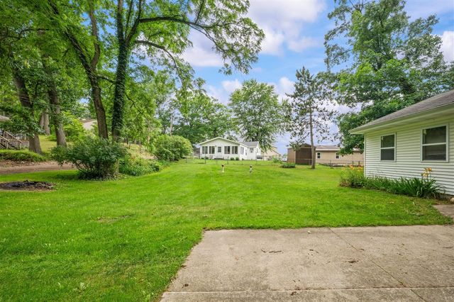 52653 Lakeview Drive, Dowagiac, MI 49047