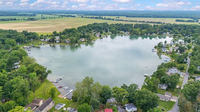 52653 Lakeview Drive, Dowagiac, MI 49047