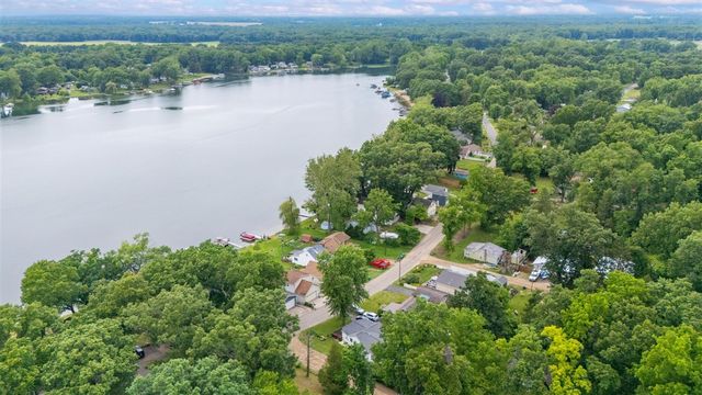 52653 Lakeview Drive, Dowagiac, MI 49047