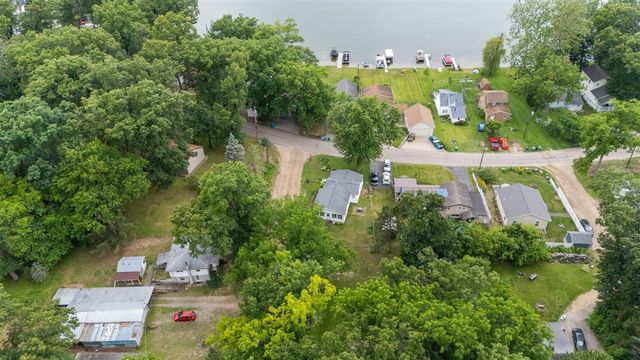 52653 Lakeview Drive, Dowagiac, MI 49047