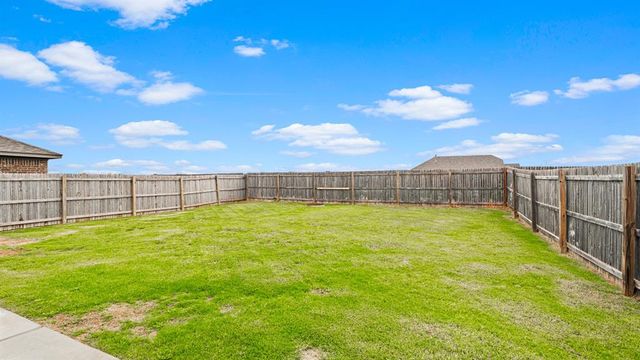 229 Evermore Lane, Yukon, OK 73099