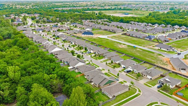 229 Evermore Lane, Yukon, OK 73099