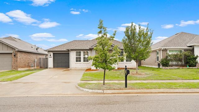 229 Evermore Lane, Yukon, OK 73099