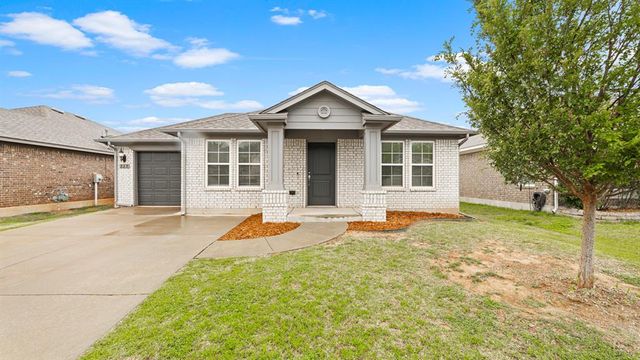 229 Evermore Lane, Yukon, OK 73099