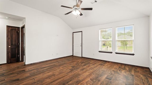 229 Evermore Lane, Yukon, OK 73099