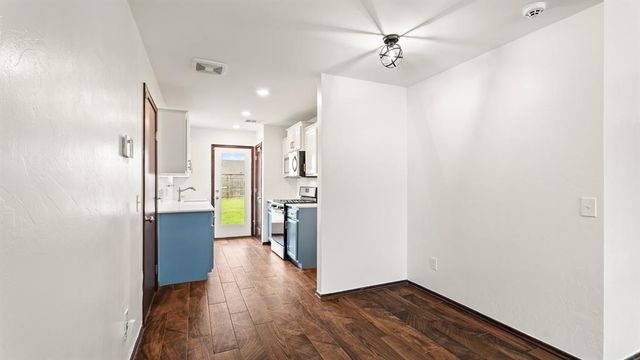 229 Evermore Lane, Yukon, OK 73099