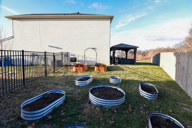 2730 Aruba Court, Evansville, IN 47725