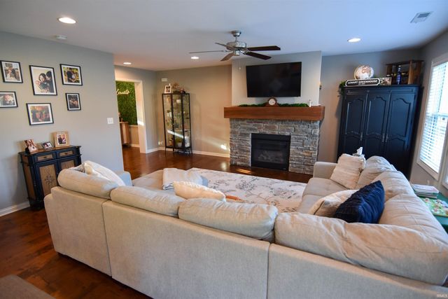 2730 Aruba Court, Evansville, IN 47725