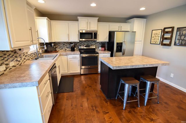 2730 Aruba Court, Evansville, IN 47725