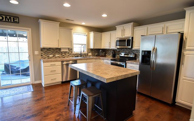 2730 Aruba Court, Evansville, IN 47725