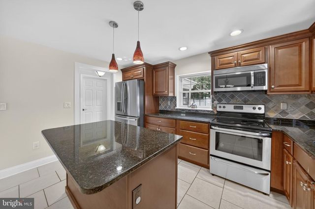 66 BIRCHWOOD KNOLL, Lawrence Township, NJ 08648